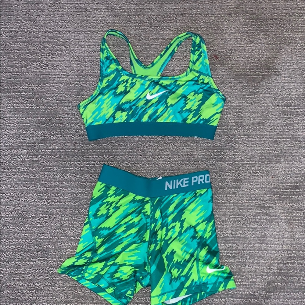 Nike Pro set